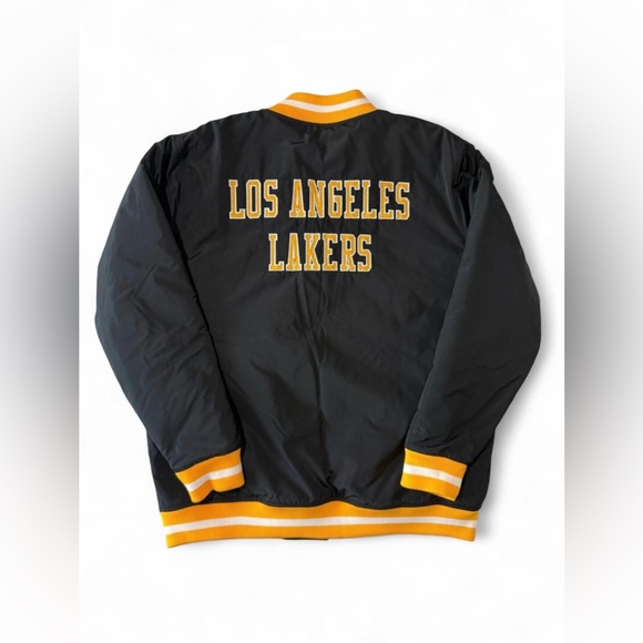 Men’s Mitchell & Ness Black and Yellow Los Angeles Lakers Puffer Jacket - Picture 3 of 8